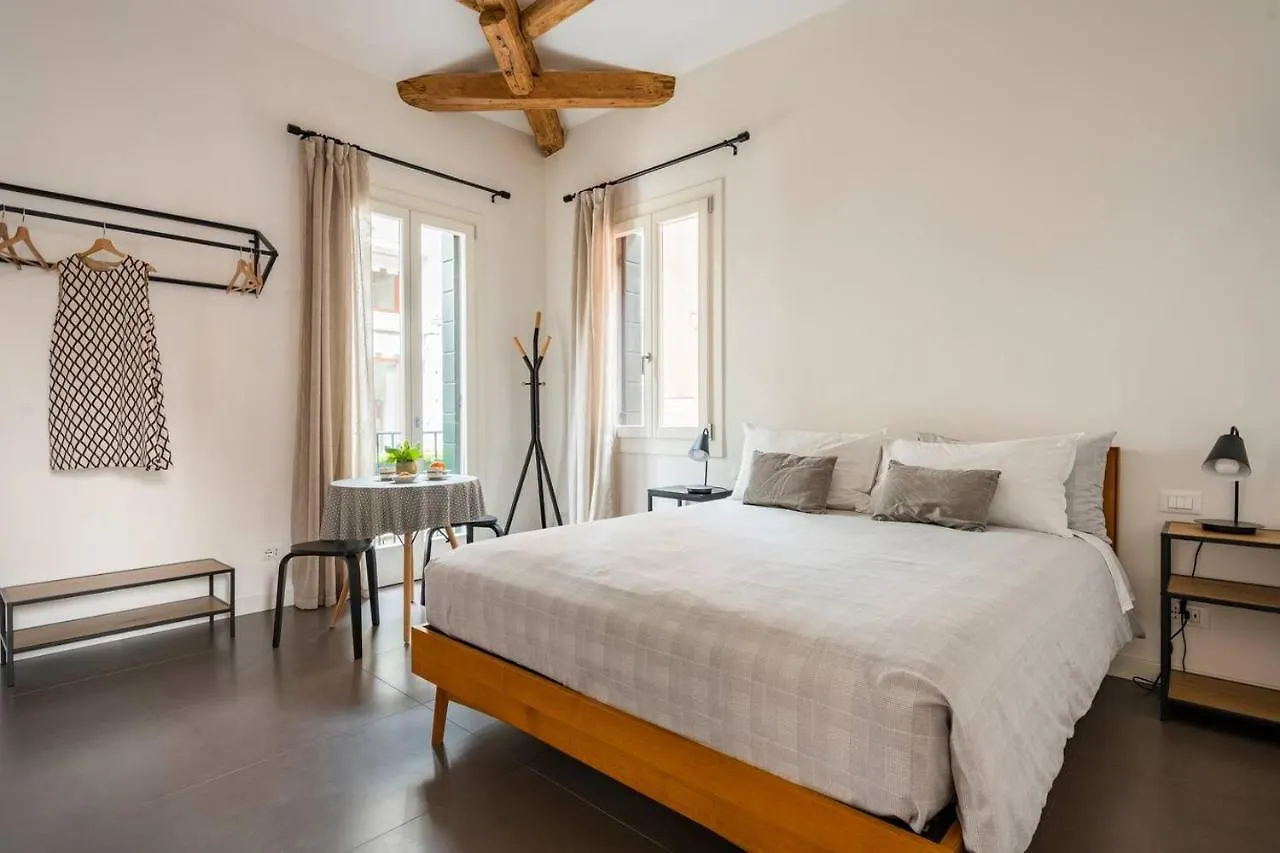 Hinc Domus - Venezia Historical City Center إيطاليا